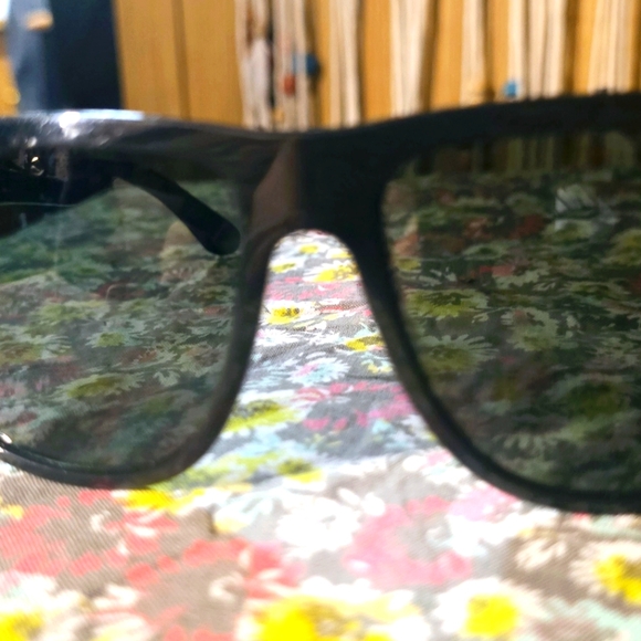 Ray-Ban Black Sunglasses - Picture 1 of 6